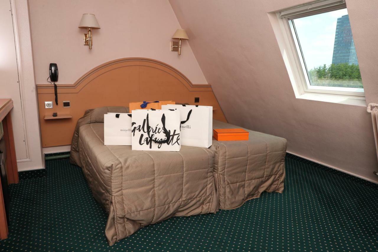 Single Room,64744198:JPEG