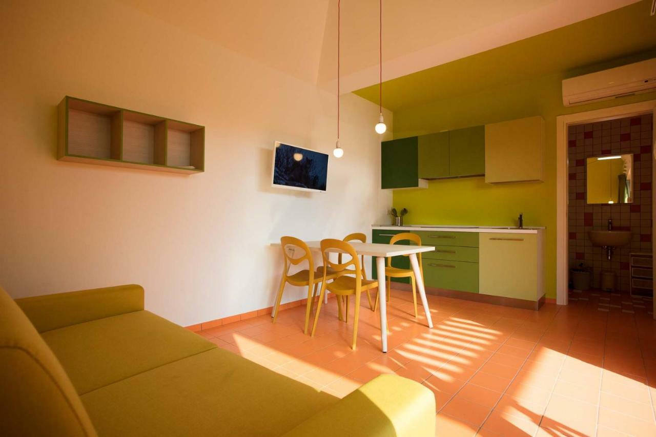 One-Bedroom Bungalow,858438476:JPEG
