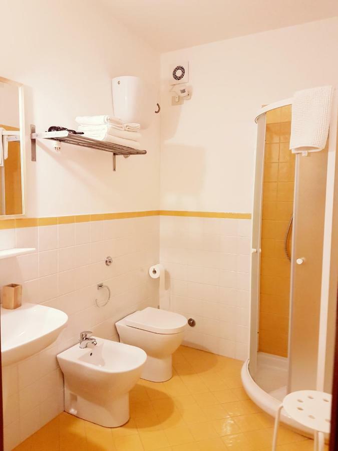 Triple Room Private Bathroom,1607228453:JPEG