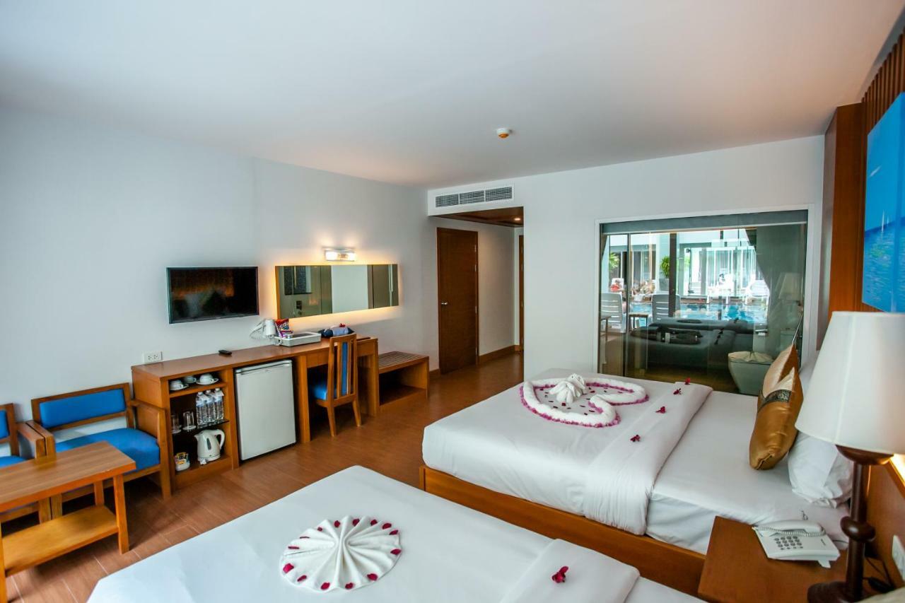 Deluxe Triple Room Pool Access,895239568:JPEG