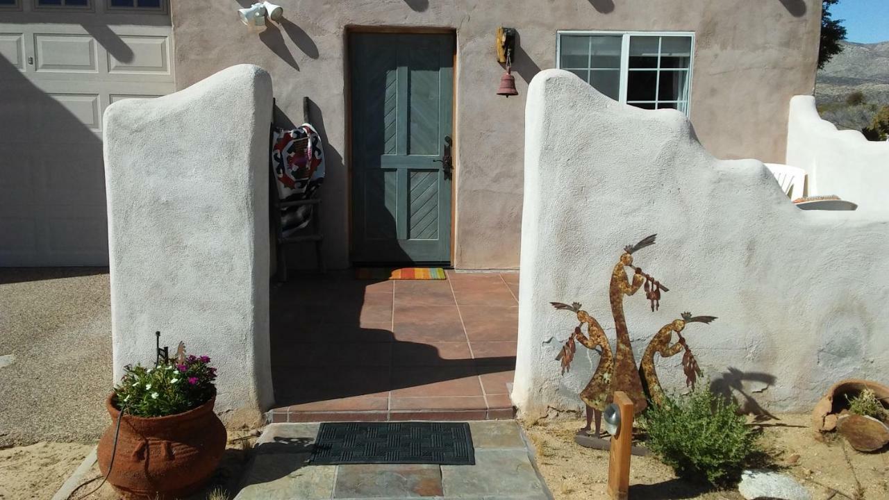 One-Bedroom House,871047536:JPEG