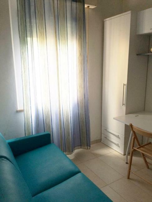 Monolocale con Divano-Letto