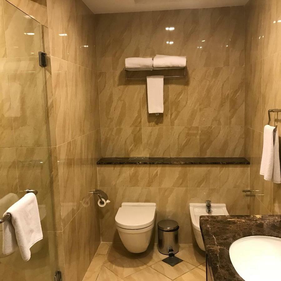 Penthouse 3 Chambres Deluxe - Transfert Gratuit vers le Centre Commercial Mall of the Emirates, la Station de Métro Insurance Market et la Plage de Jumeirah