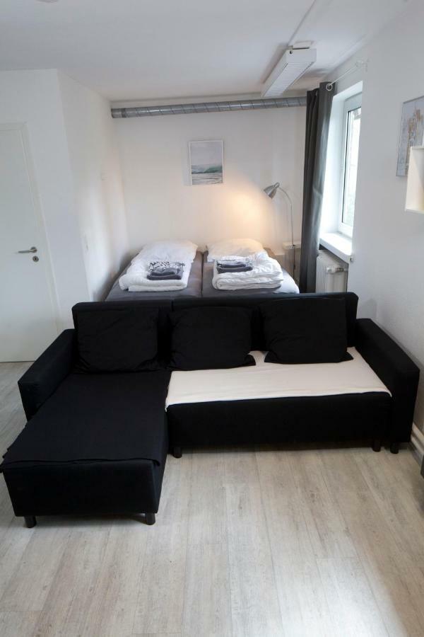Großes Doppelzimmer mit Küchenzeile