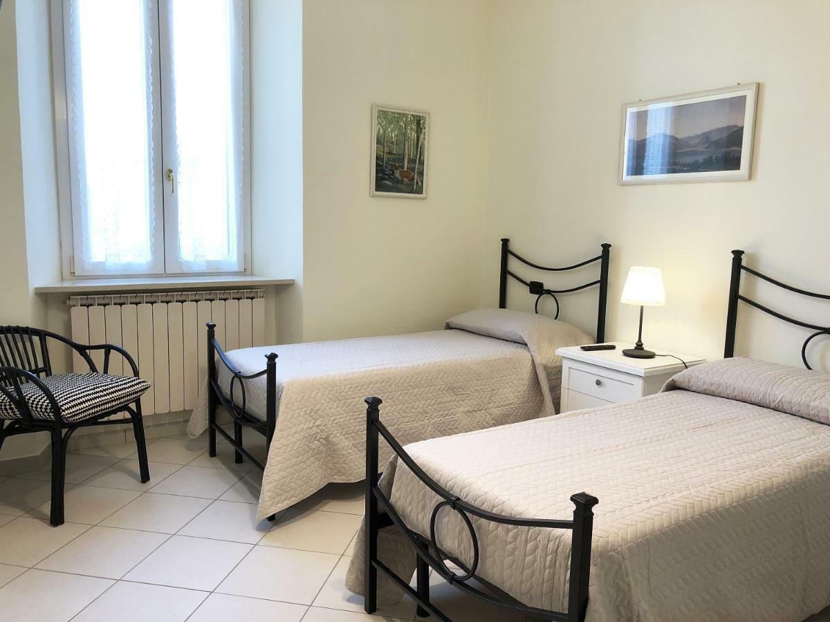 Camera Doppia con Letti Singoli con Bagno Privato