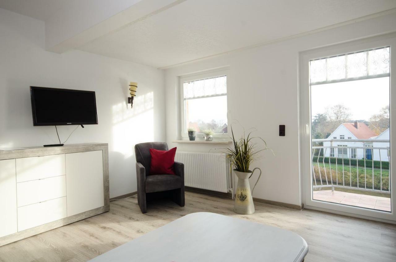 One-Bedroom Apartment,910784158:JPEG