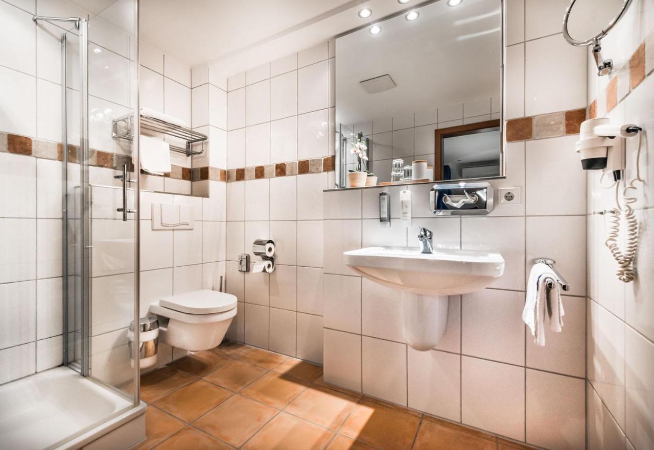 Double Room,1086147685:JPEG