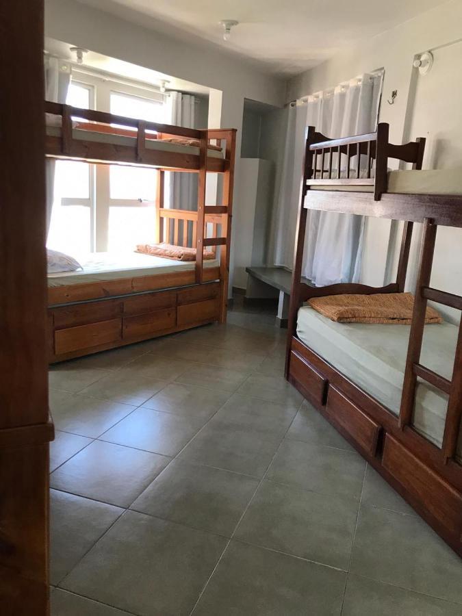 Cama em Dormitório Misto com 8 Camas