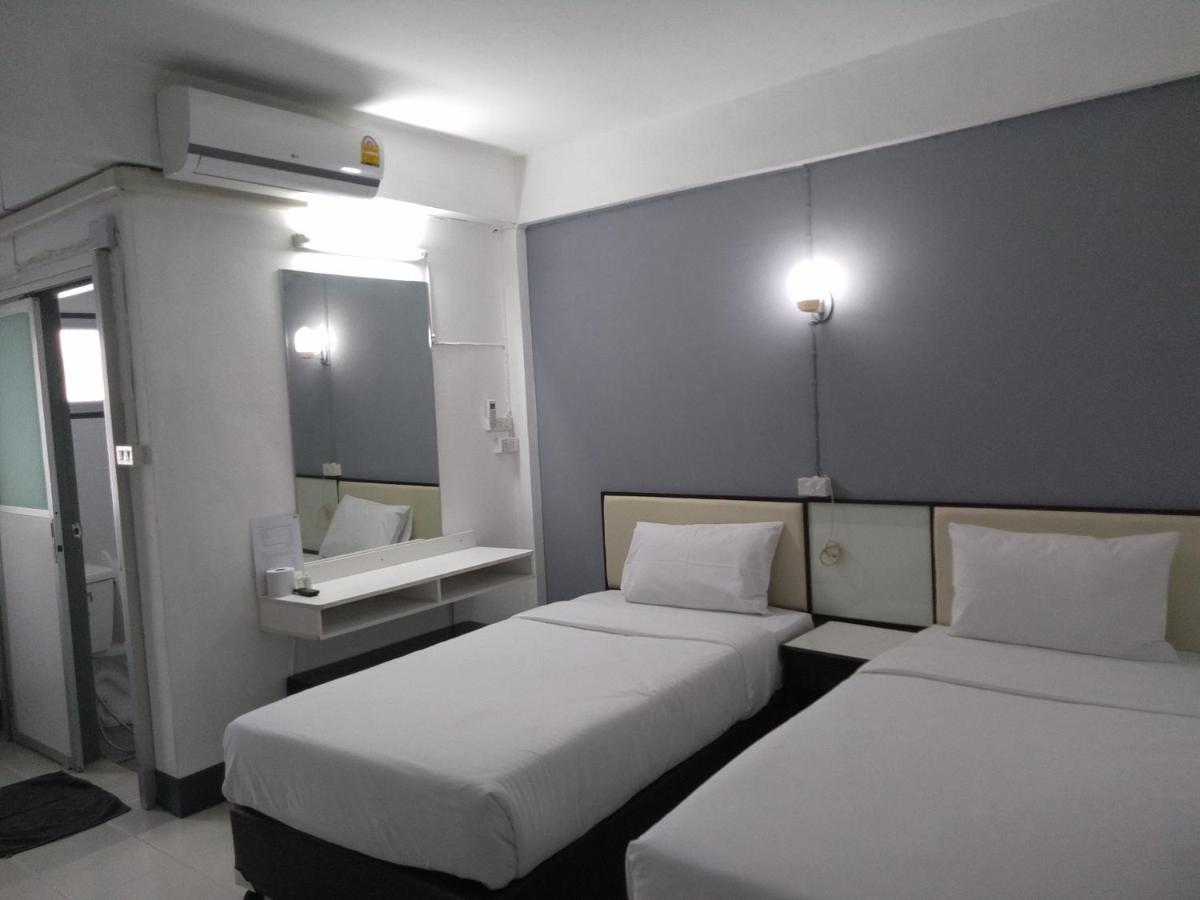 Budget Double or Twin Room,784046469:JPEG