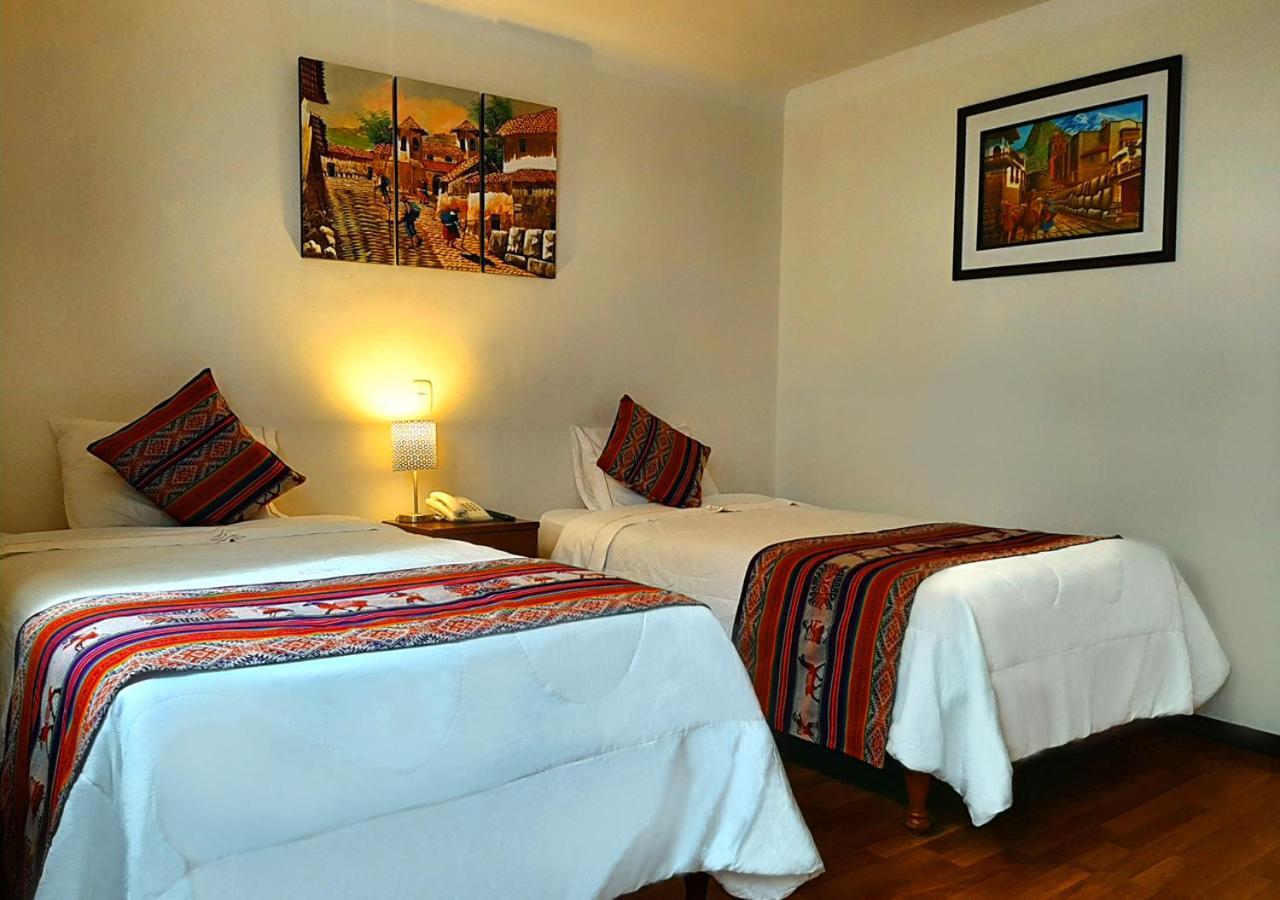 Quarto com 2 Camas de Solteiro