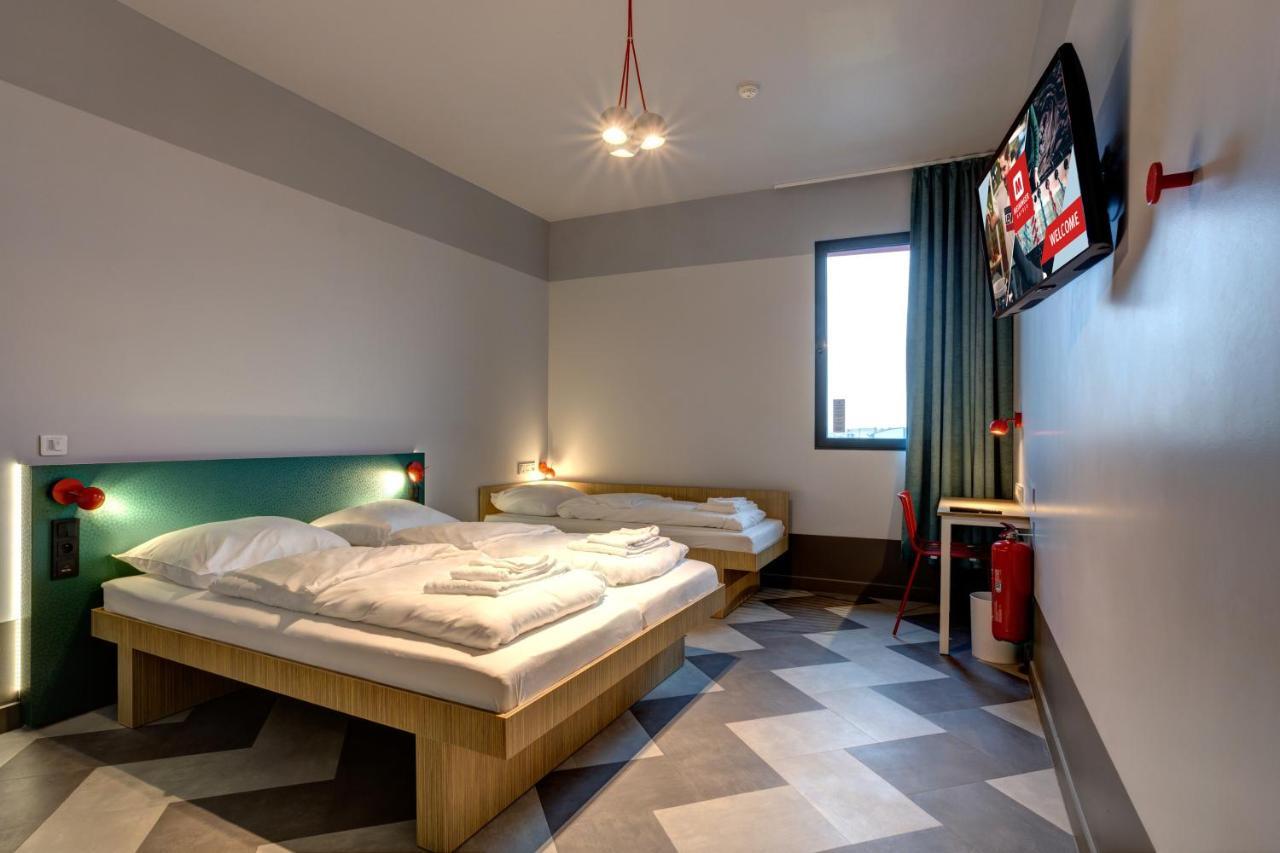 Triple Room,947177725:JPEG
