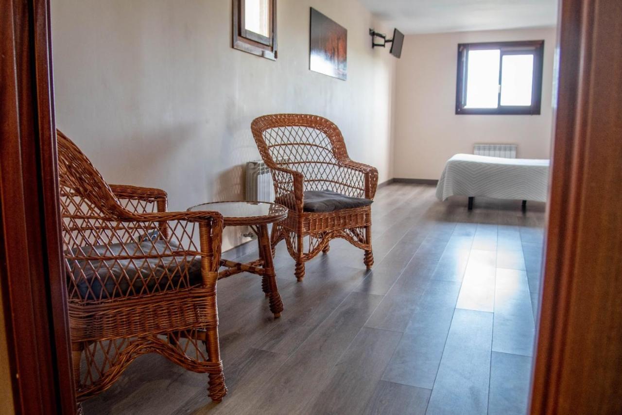 Chambre Double ou Lits Jumeaux - Accessible aux Personnes à Mobilité Réduite