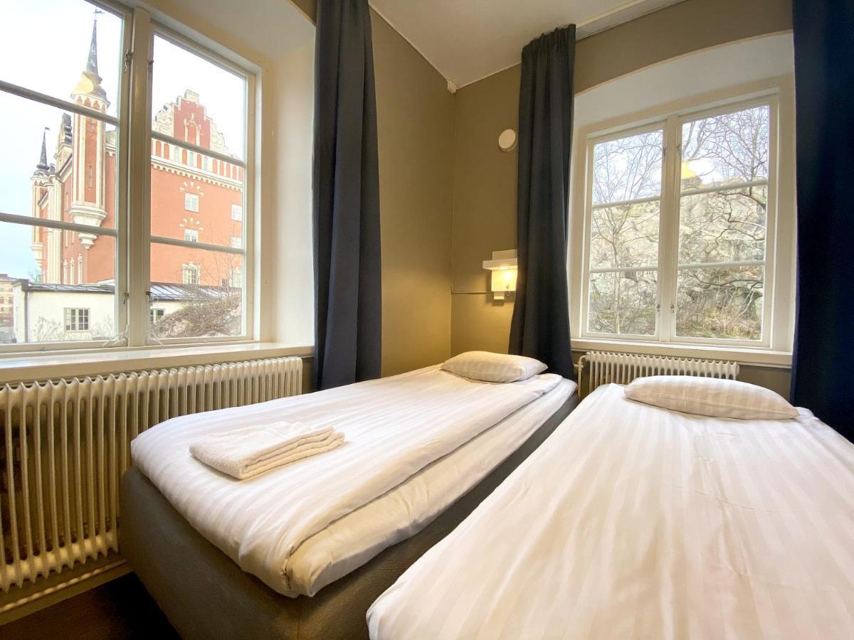Chambre Lits Jumeaux avec Salle de Bains Commune
