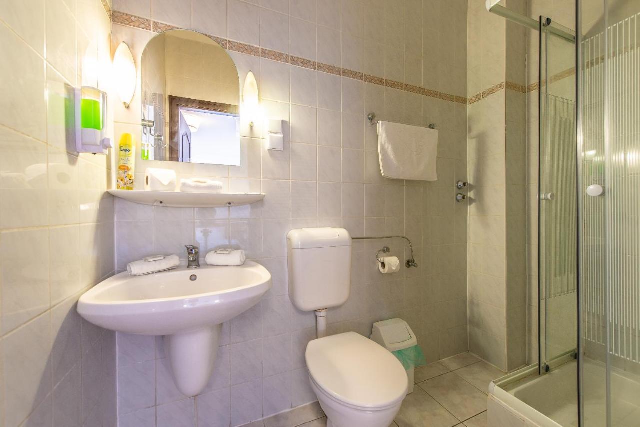 Habitación Doble con baño privado - 1 o 2 camas