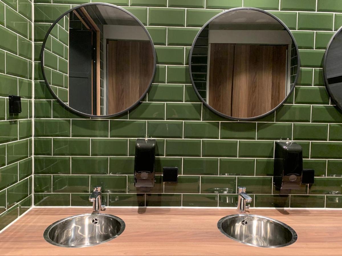 Eenpersoonsbed in Vrouwenslaapzaal