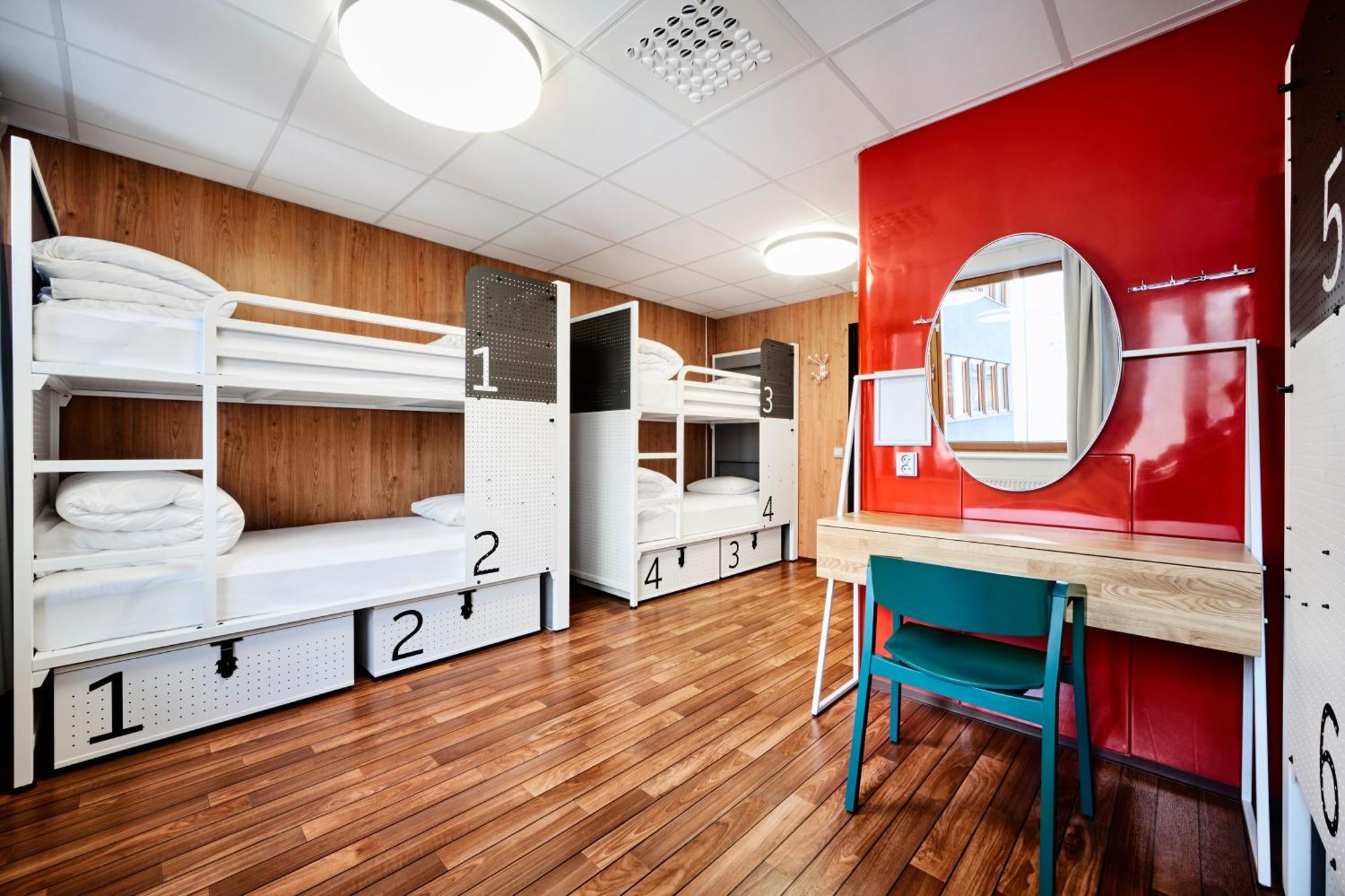 Bed op een Vrouwenslaapzaal met 6 Bedden
