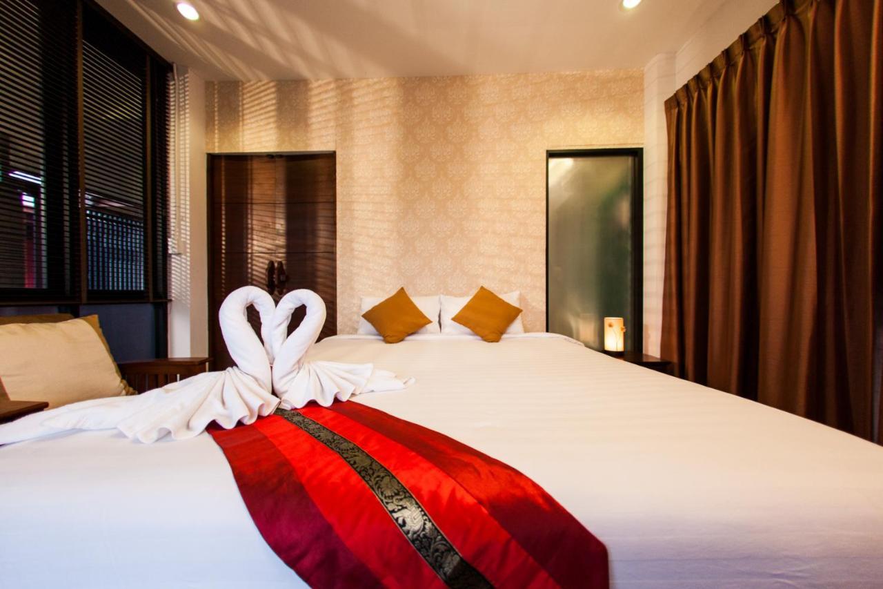 Honeymoon Suite,969362824:JPEG