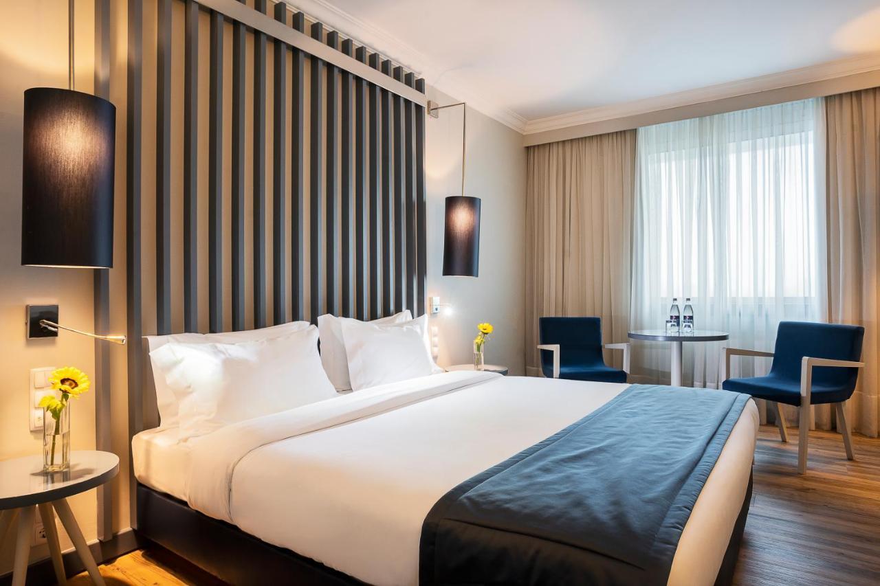 Quarto Econômico com Cama de Casal ou 2 de Solteiro