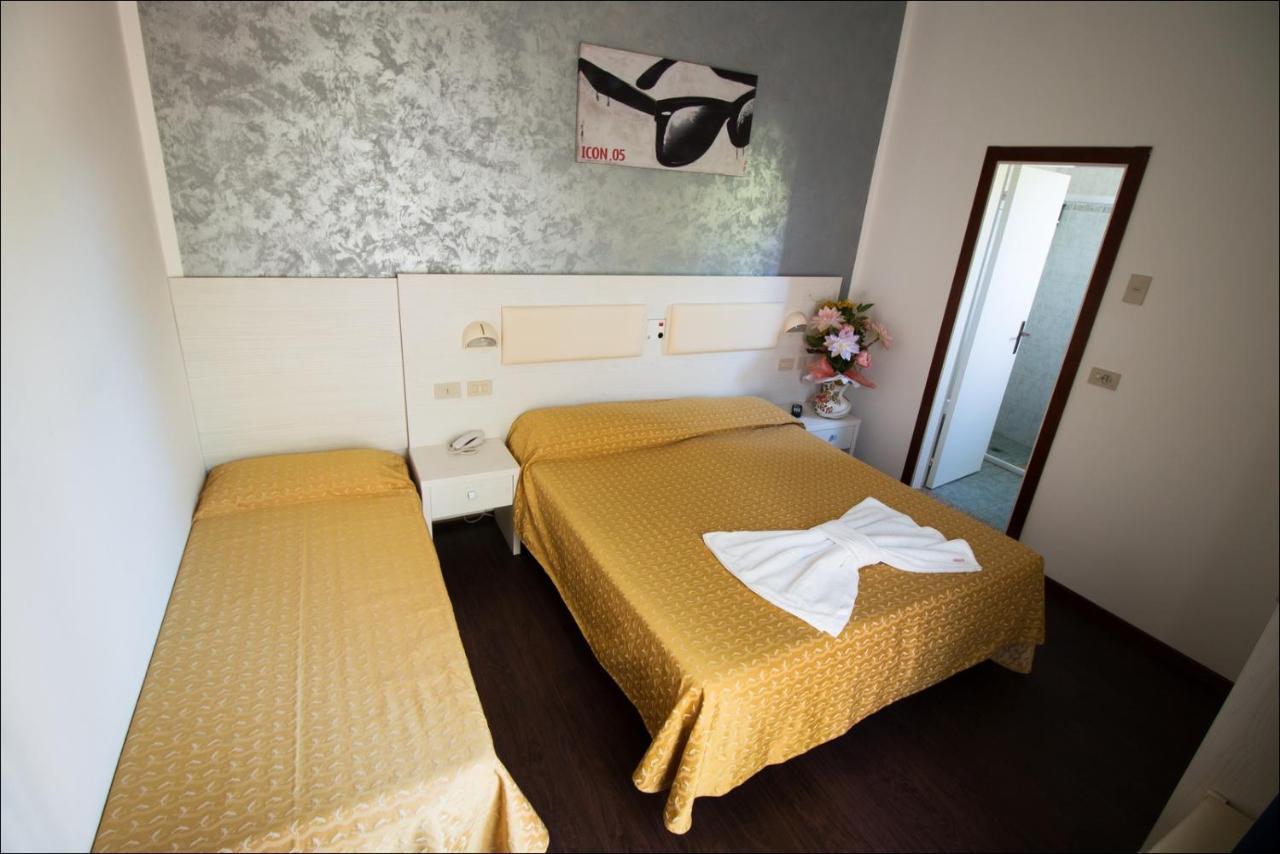 Triple Room,973395958:JPEG