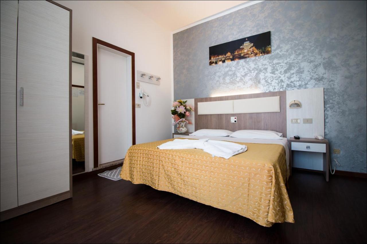 Double or Twin Room,973395772:JPEG