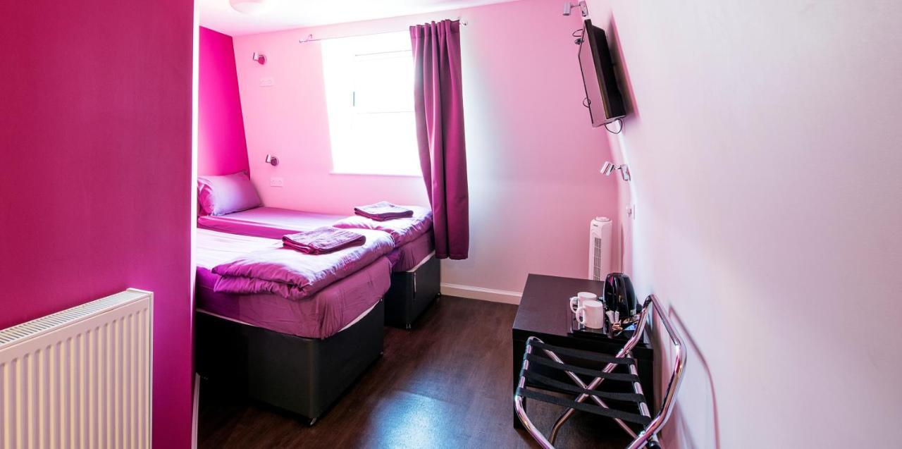 Zweibettzimmer mit eigenem Bad
