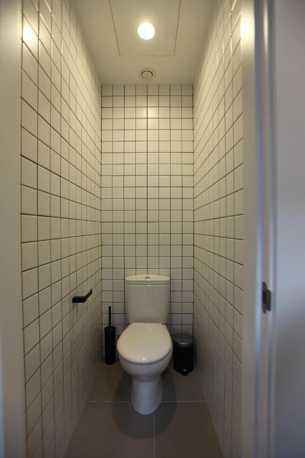 Cama en habitación compartida femenina de 6 camas