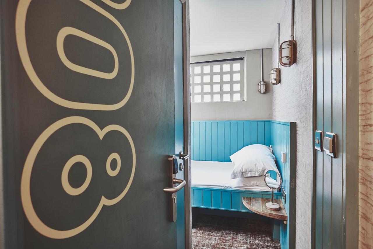 Tweepersoonskamer met een Eigen Externe Badkamer