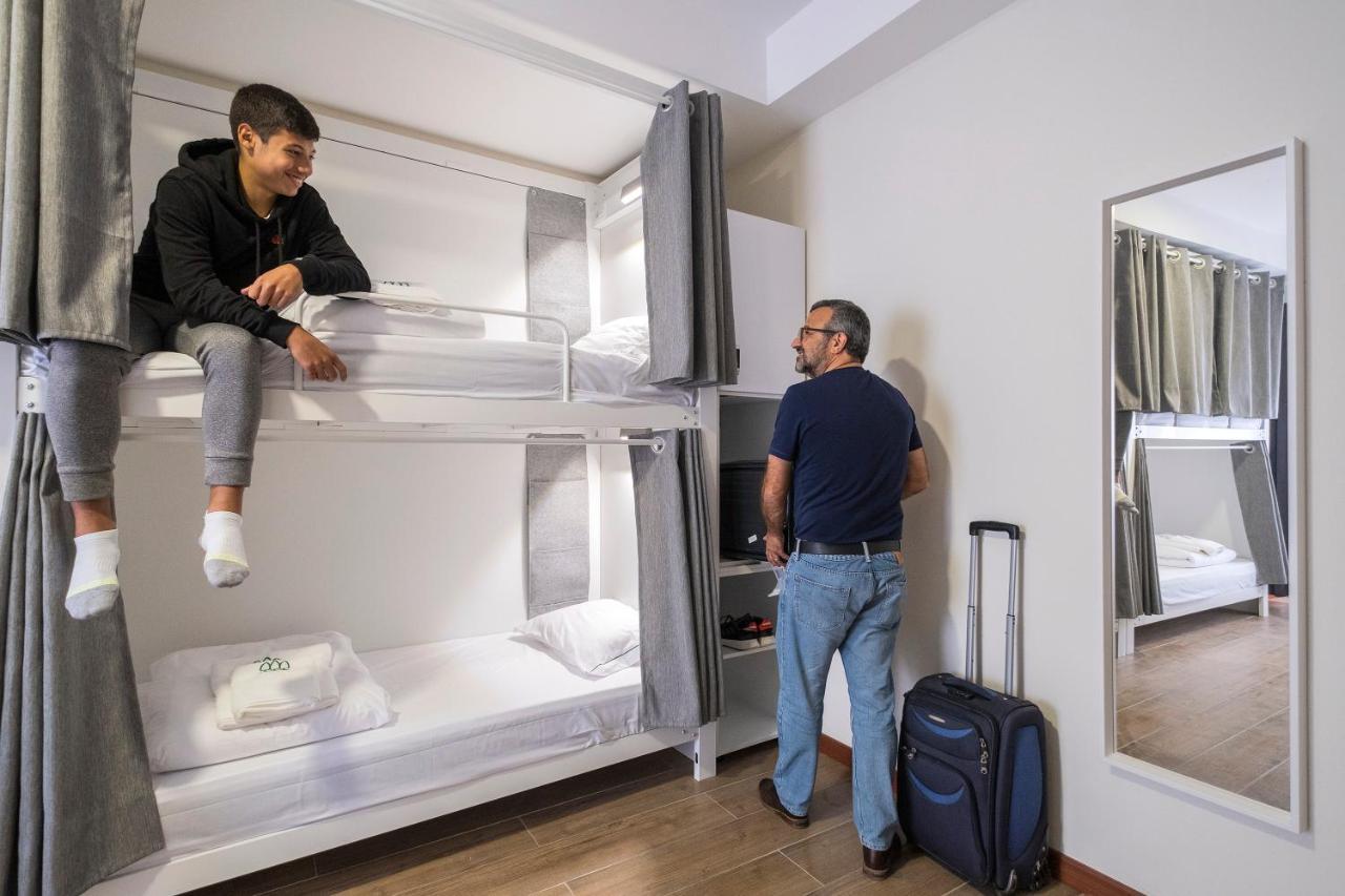 Cama em Dormitório Misto com 6 Camas