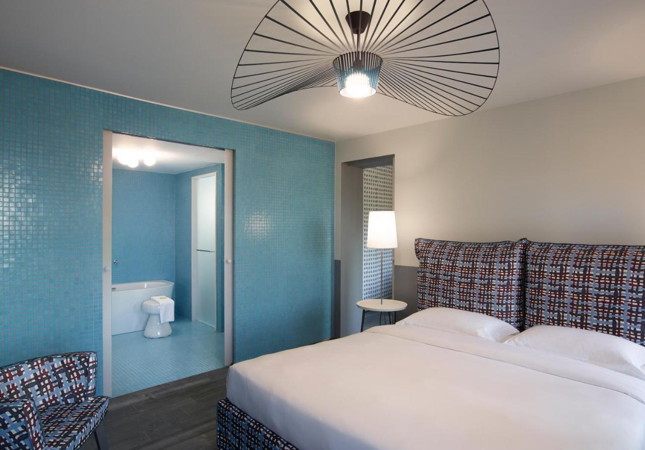 Luxury Family Suite with Sea View