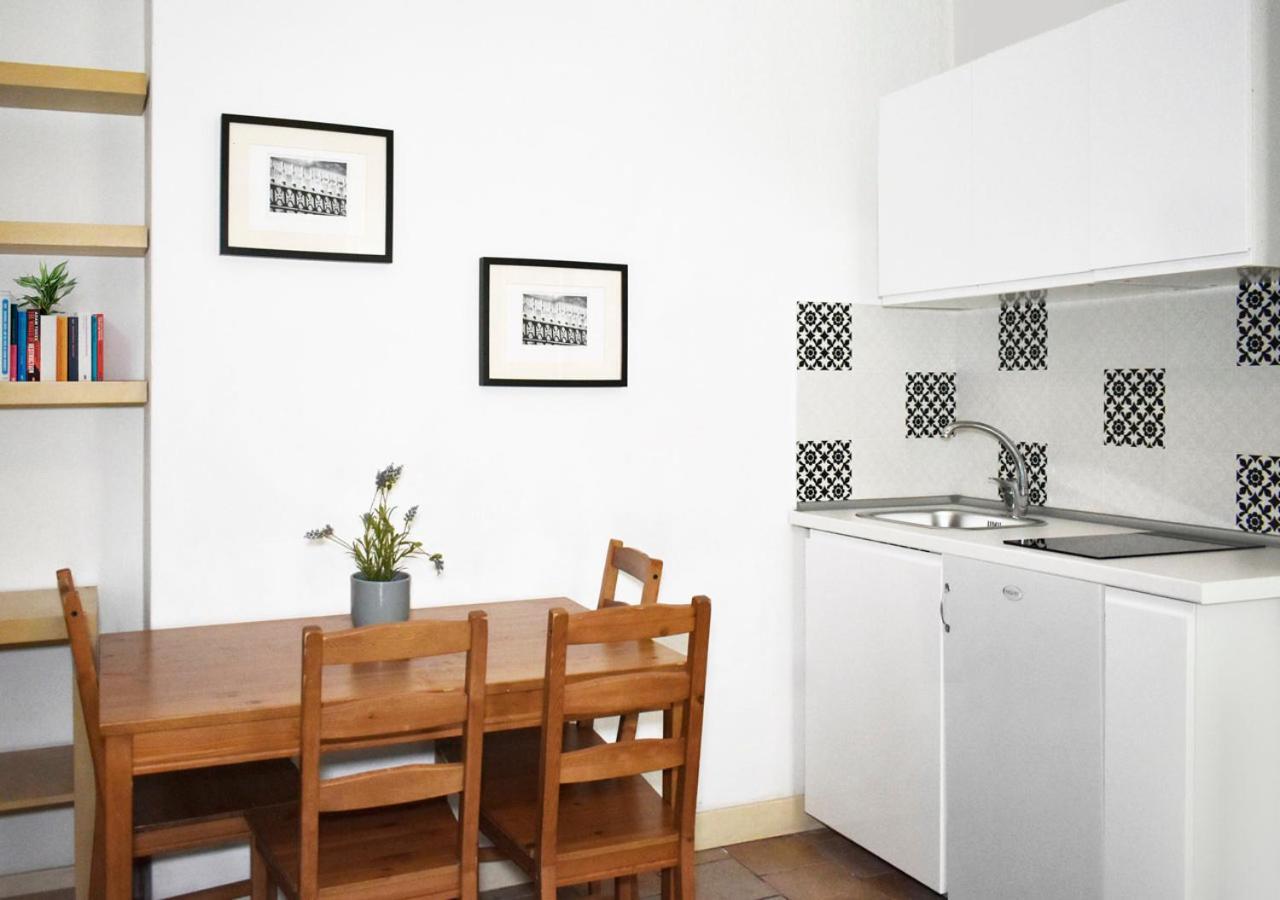 One-Bedroom Apartment,983532328:JPEG