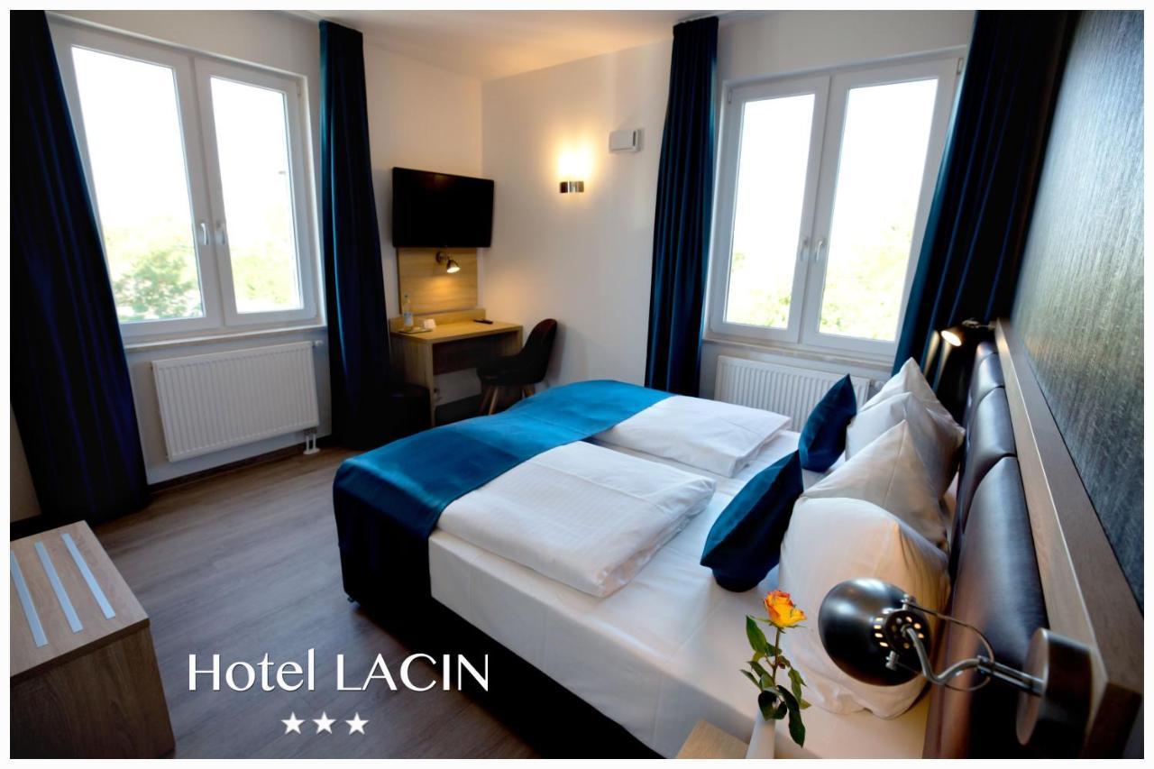 Doppel-/Zweibettzimmer mit eigenem Bad