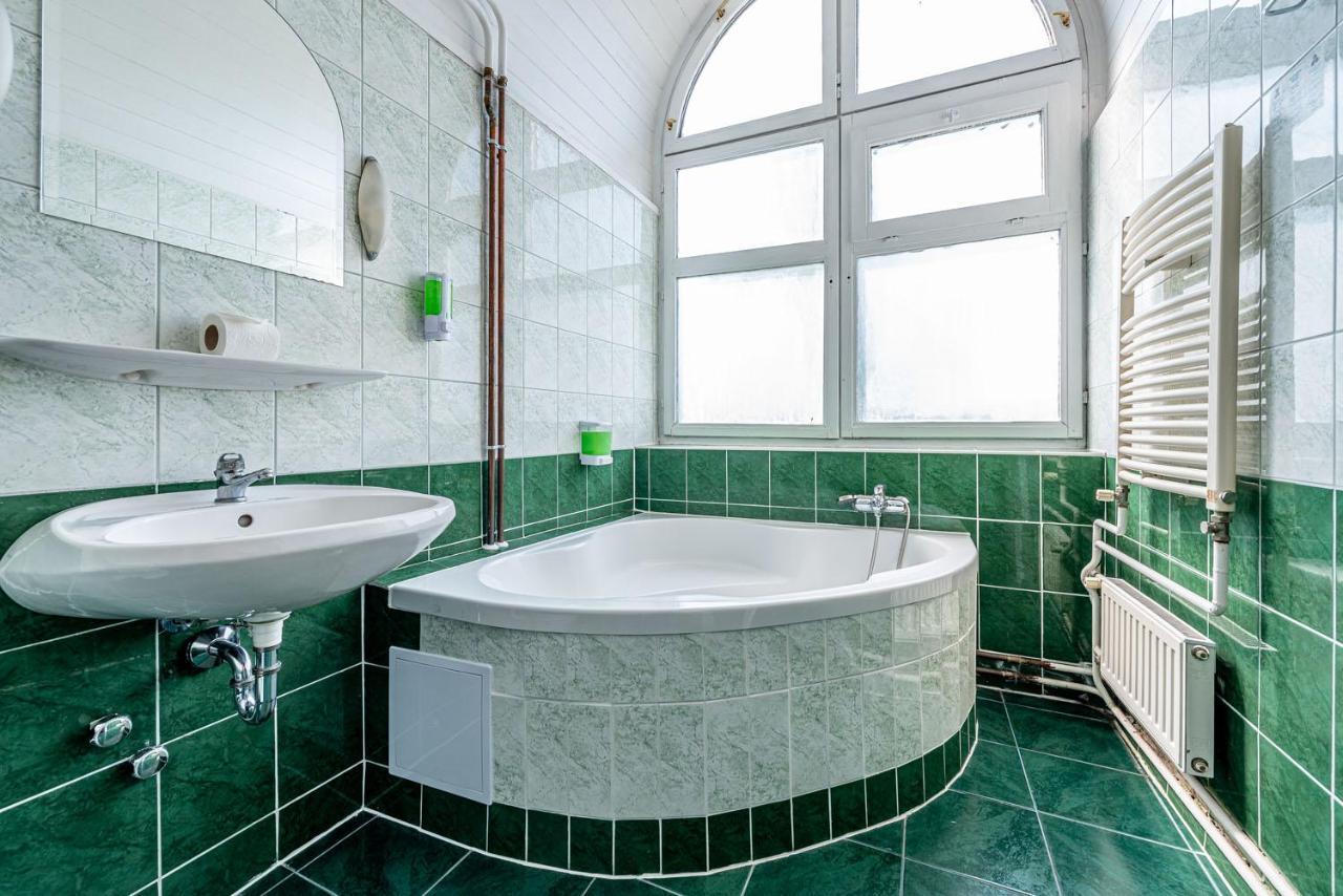Habitación Familiar con baño privado
