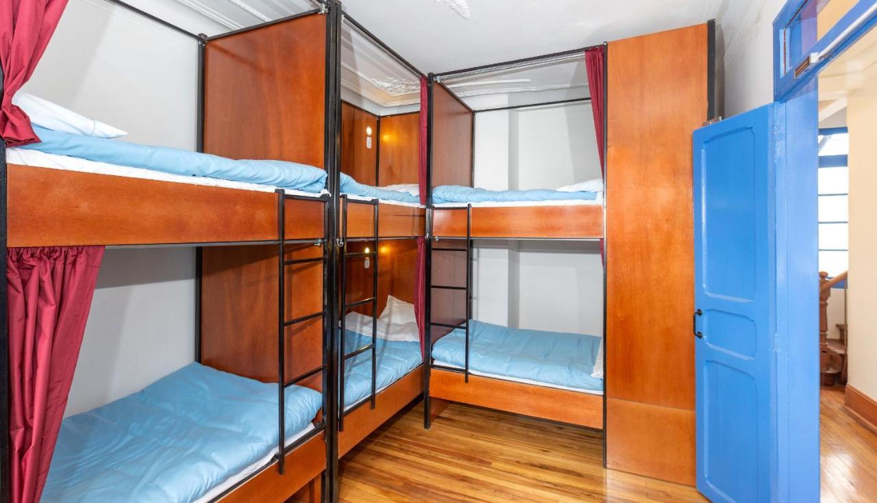 Bed in een Gemengde Slaapzaal met 6 Bedden