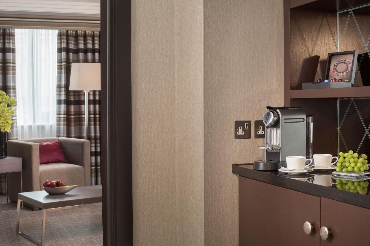 Executive Suite,969437074:JPEG