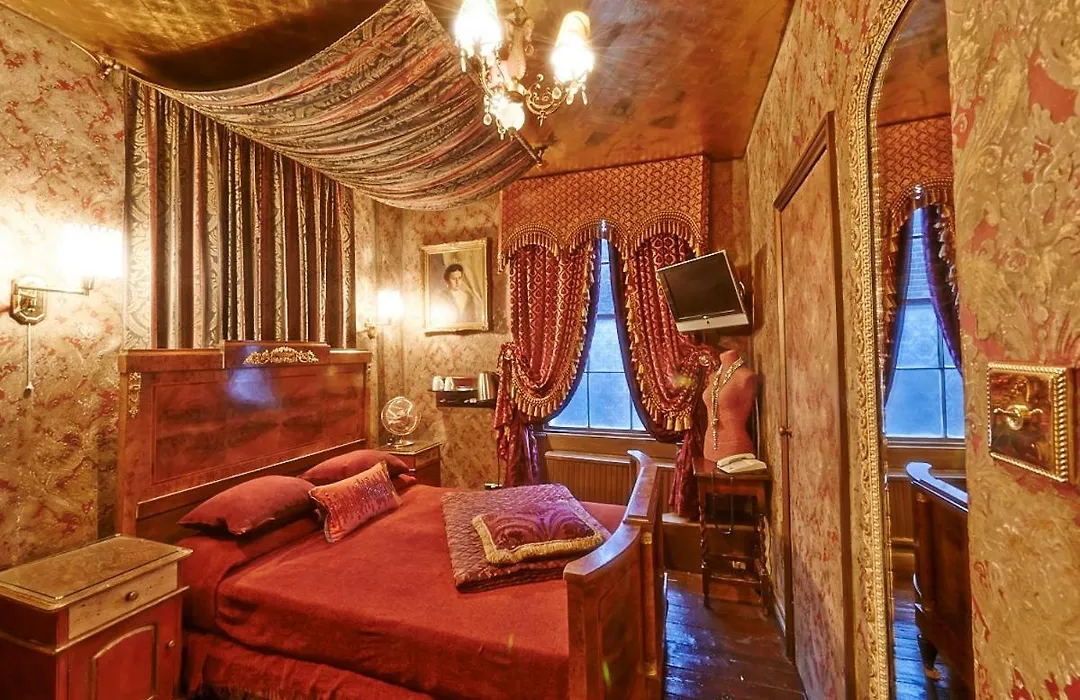 Pavilion Hotel-1