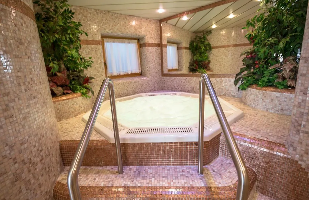 Hotel Maibad-1