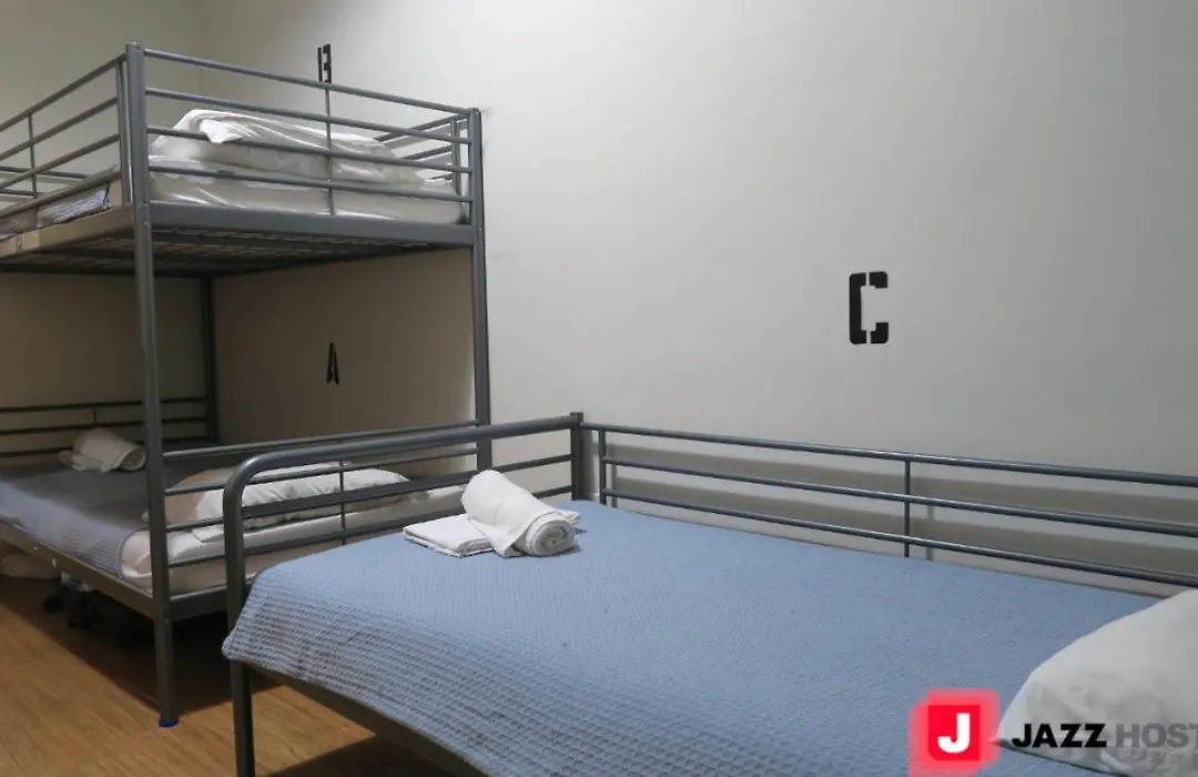 Jazz On The Park Hostel-1