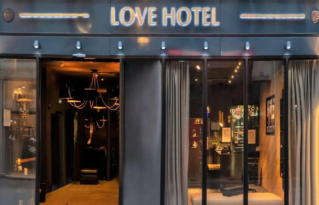 Love Hotel Avec Nuit Insolite Au Dandy Et Jacuzzi Privatise (Adults Only)-1