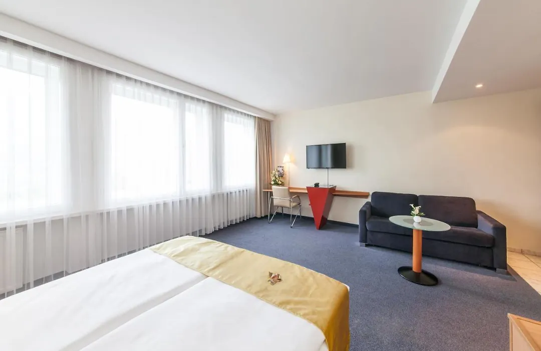 Novum Hotel Ambassador-1