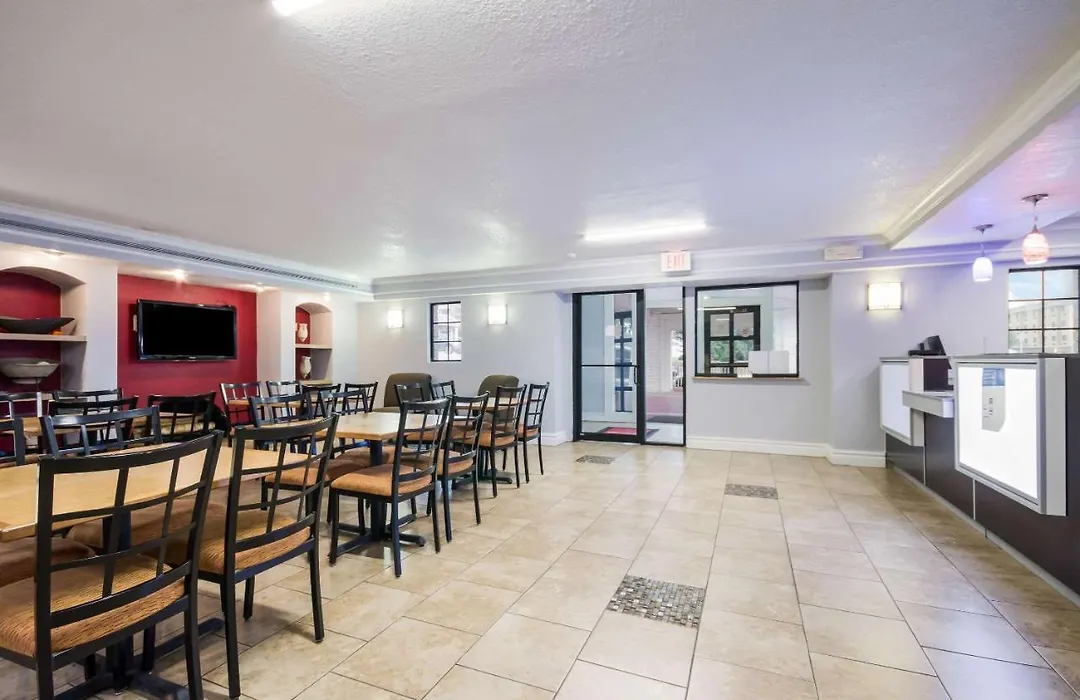 Econo Lodge-1