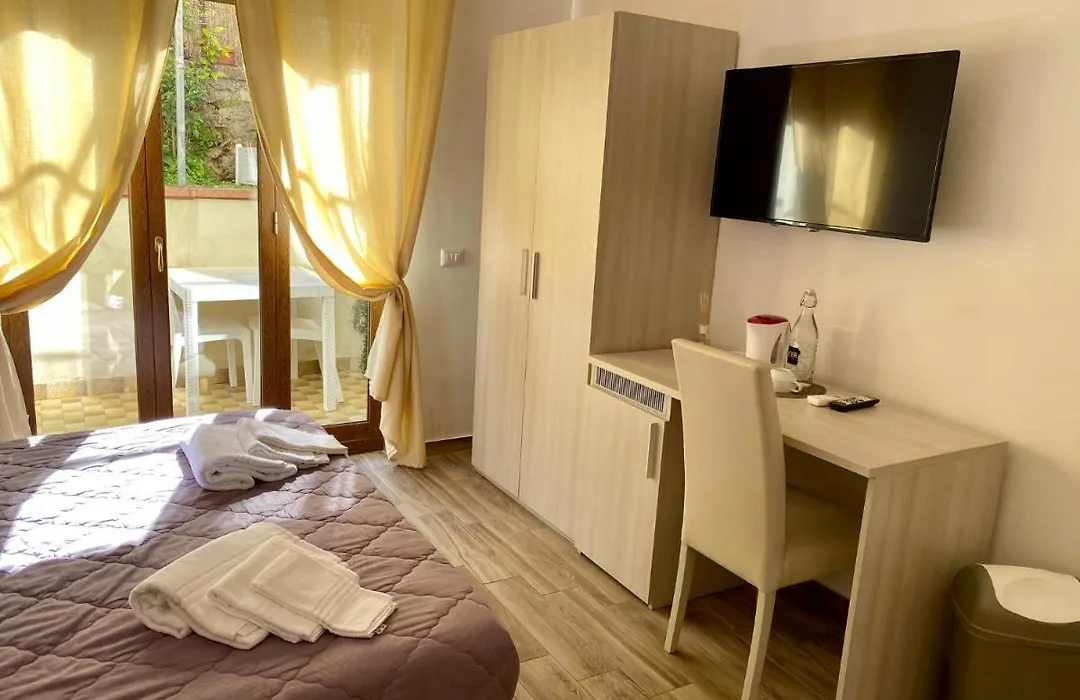 Caruso Rooms-1