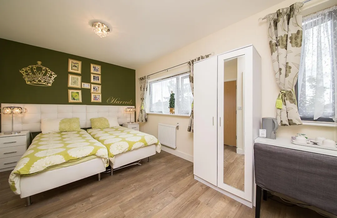Rowan Park Lodge-1