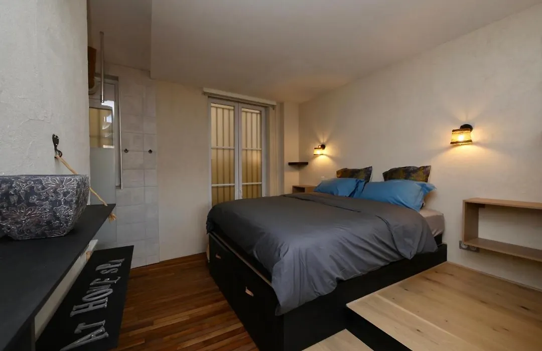 Appartement spa privatif Grenoble At Home Spa-1