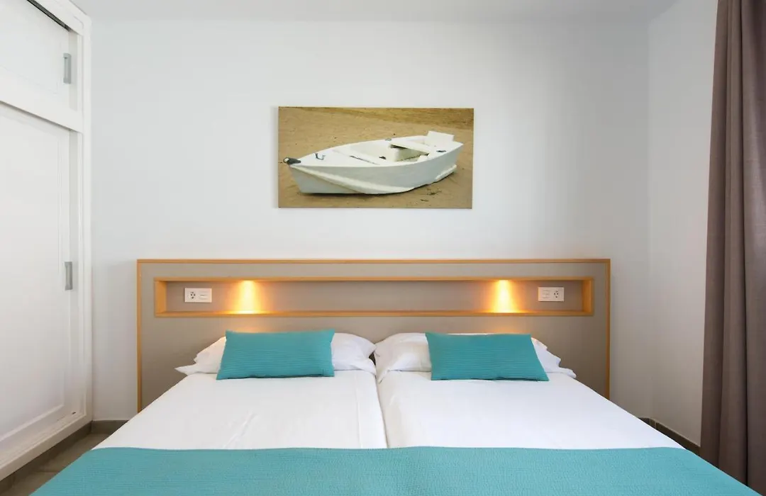 Apartamentos Playamar-1