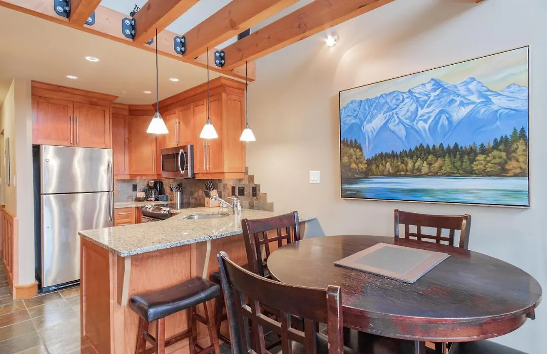 Wildwood Lodge By Outpost Whistler-1