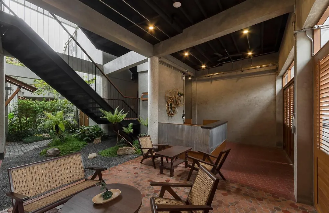 Hidden Garden Hostel-1