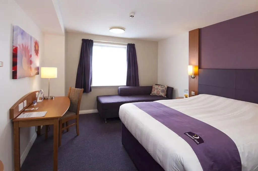 Premier Inn London Docklands Excel-1