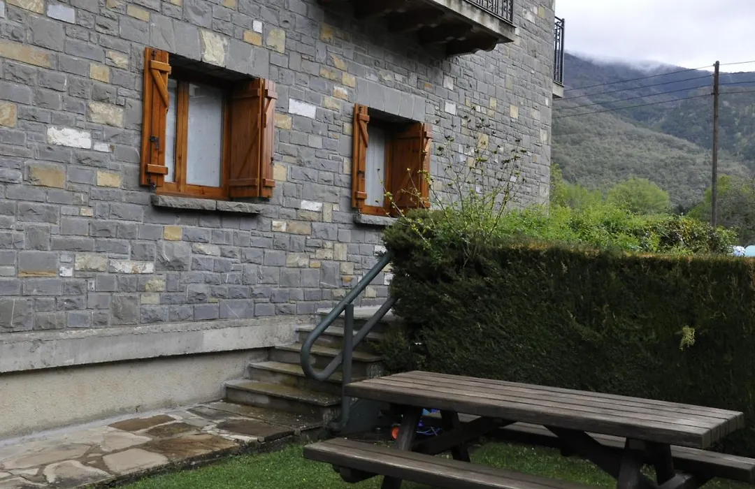 Apartamentos Los Pirineos - Atencion personal-1