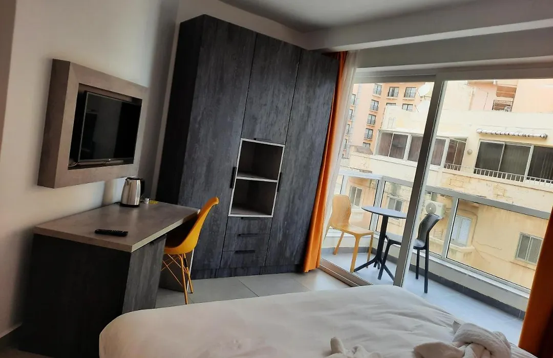 Hotel Shoreline-1