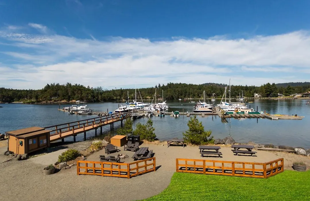 Snug Harbor Resort And Marina-1